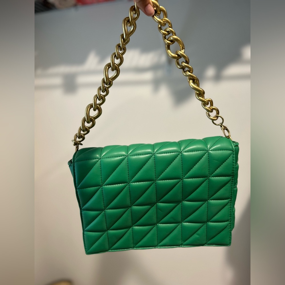 Zara green faux leather bag/ purse. Used once. Excellent condition. Clean inside